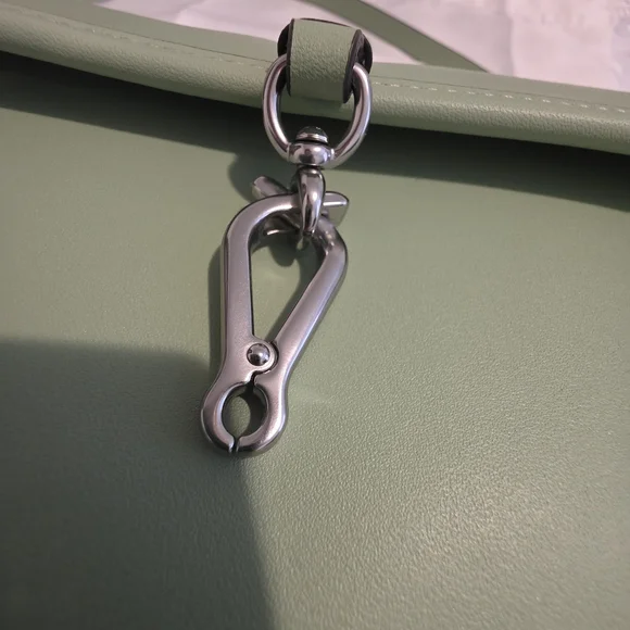 Coach Hampton Y2K Pistachio Leather Shoulder Bag - Picture 11 of 12